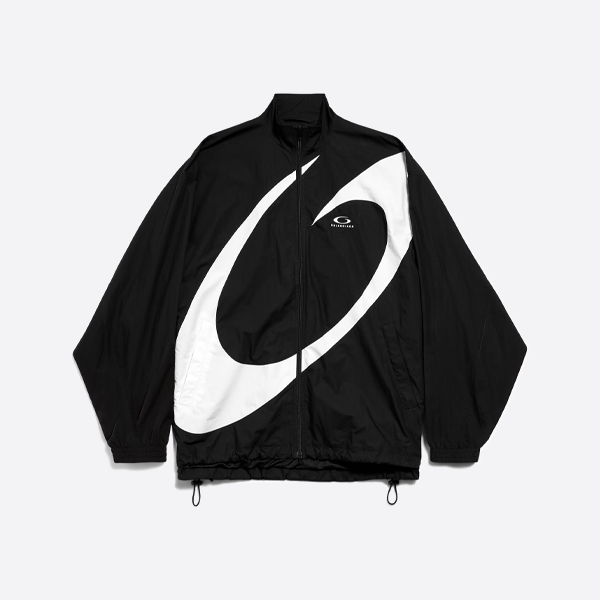 バレンシアガの大きなリングステッチの白黒ウィンドブレーカージャケット