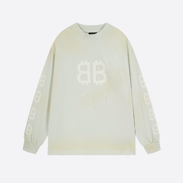 バレンシアガの泥染め長袖ホワイト