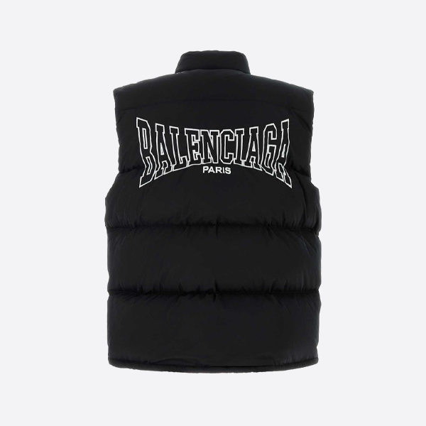 バレンシアガの刺繍ロゴ入りコットンベスト