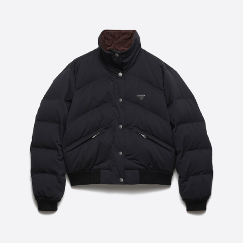 プラダ メタルトライアングルロゴ ダウンジャケット