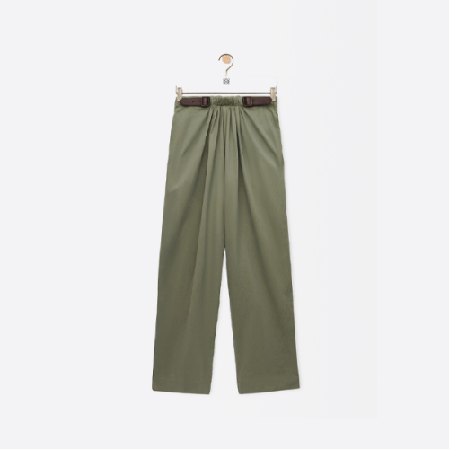 ロエベのシルクプリーツベルト付きカジュアルパンツ